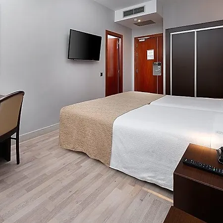 Hcc Taber Hotel 3*