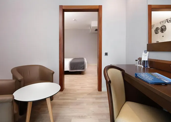 Hotel Hcc Taber 3*