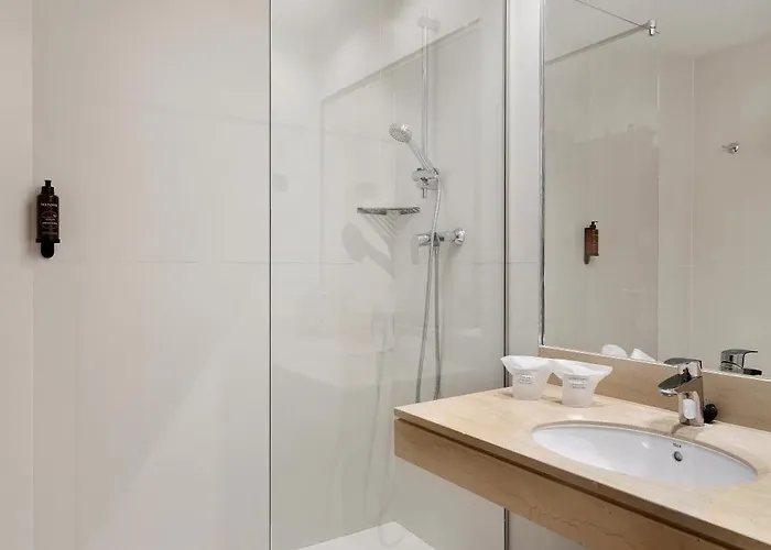 Hcc Taber Hotel