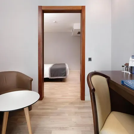 Hotel Hcc Taber 3*